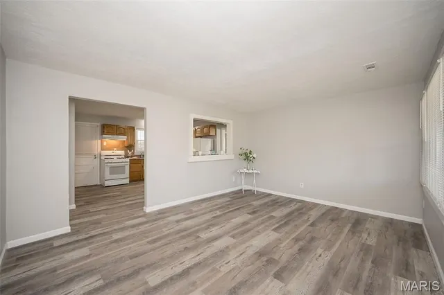 $1,200 | 9813 Winkler Drive, St. Louis, MO 63136