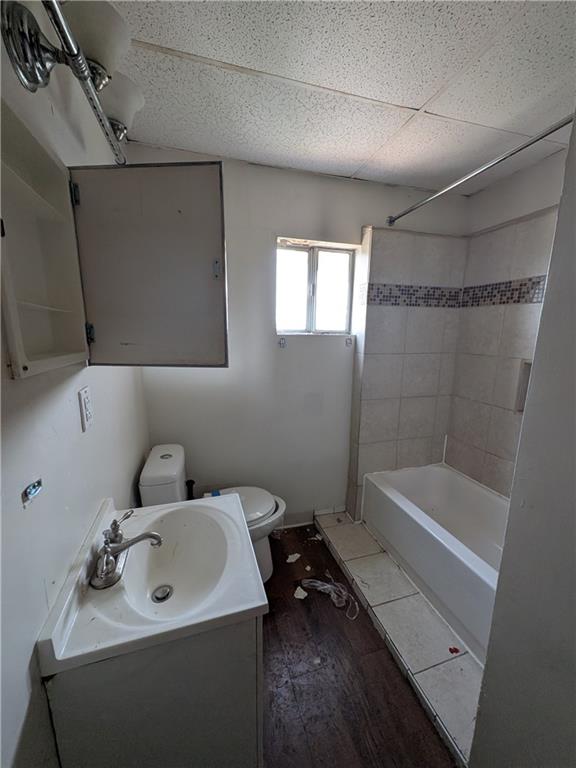 709-711 Fruit Way McKees Rocks, PA 15136 - Photo 14 of 37 a bathroom with a sink and a bathtub