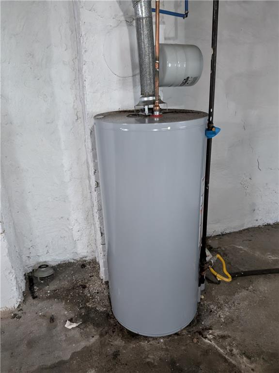 709-711 Fruit Way McKees Rocks, PA 15136 - Photo 21 of 37 a view of a sink