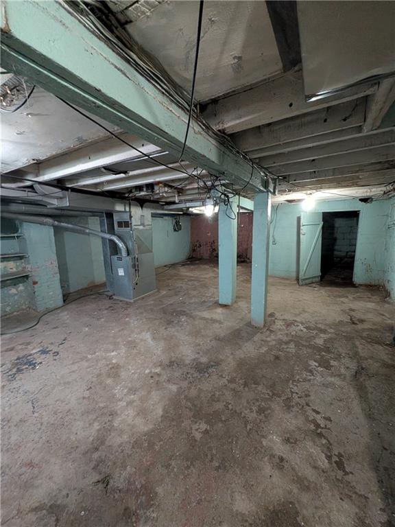 709-711 Fruit Way McKees Rocks, PA 15136 - Photo 32 of 37 a view of empty room