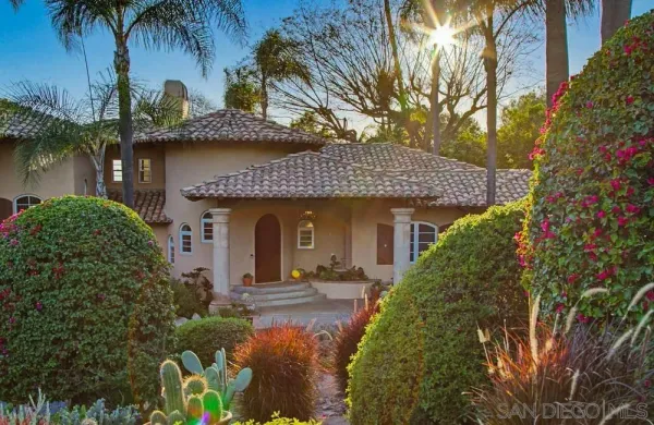 $1,999,000 | 3993 Peony Drive, Fallbrook, CA 92028
