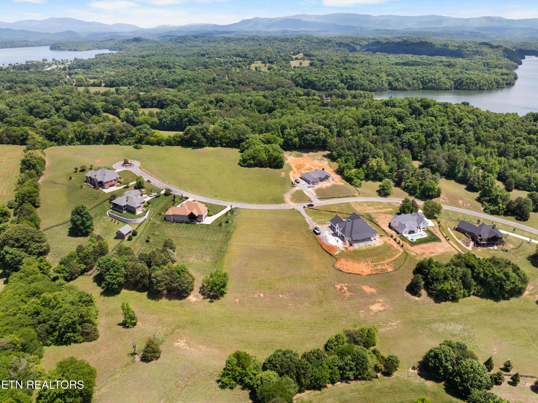 36 Thunder Ridge Drive Vonore, TN 37885 - Photo 23 of 30 an aerial view of a house with a garden