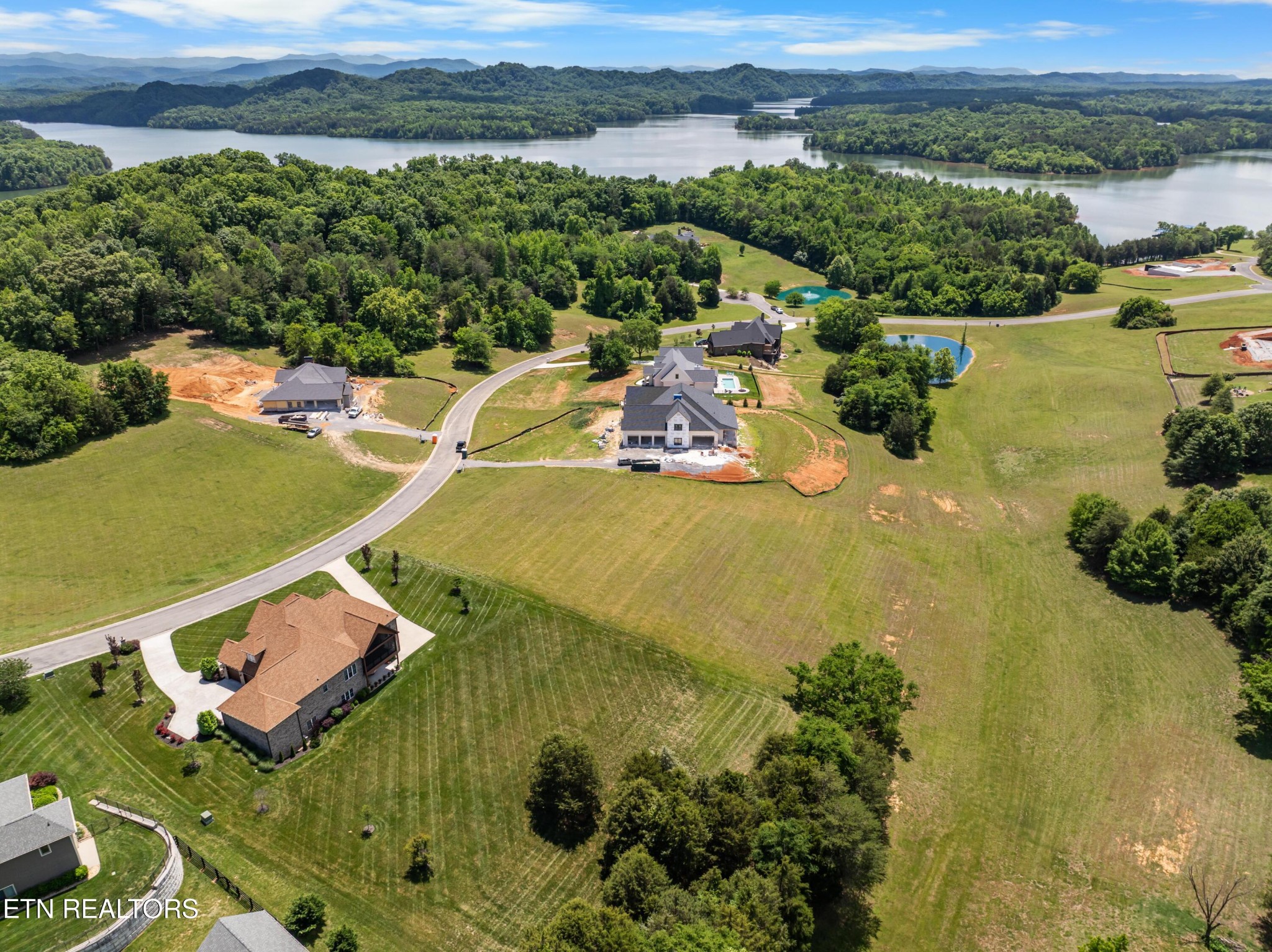 36 Thunder Ridge Drive Vonore, TN 37885 - Photo 25 of 30 an aerial view of a house with a garden