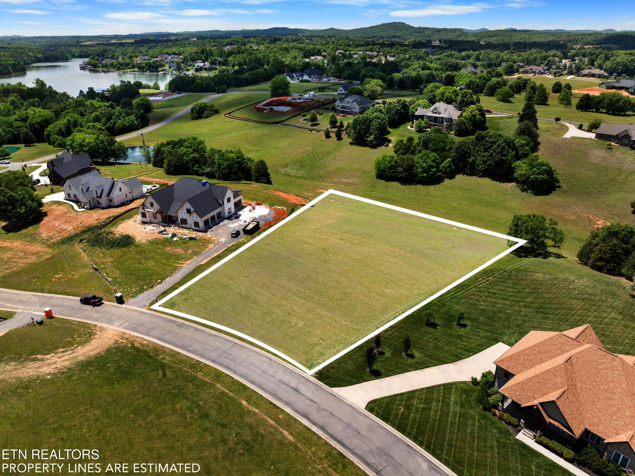 36 Thunder Ridge Drive Vonore, TN 37885 - Photo 28 of 30 an aerial view of a tennis court