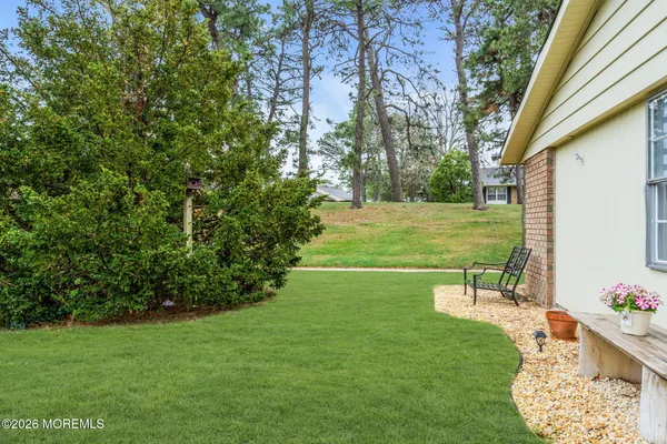 $1,700 | 15 Yorkshire Court, Unit F, Manchester Township, NJ 08759