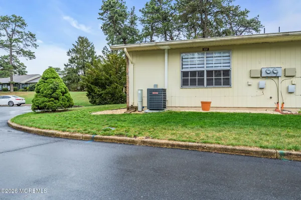 $1,700 | 15 Yorkshire Court, Unit F, Manchester Township, NJ 08759