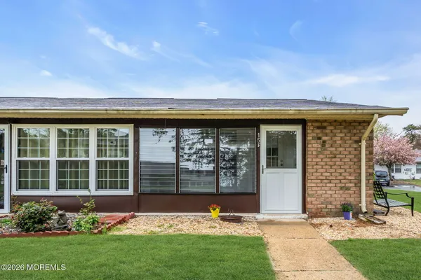 $1,700 | 15 Yorkshire Court, Unit F, Manchester Township, NJ 08759