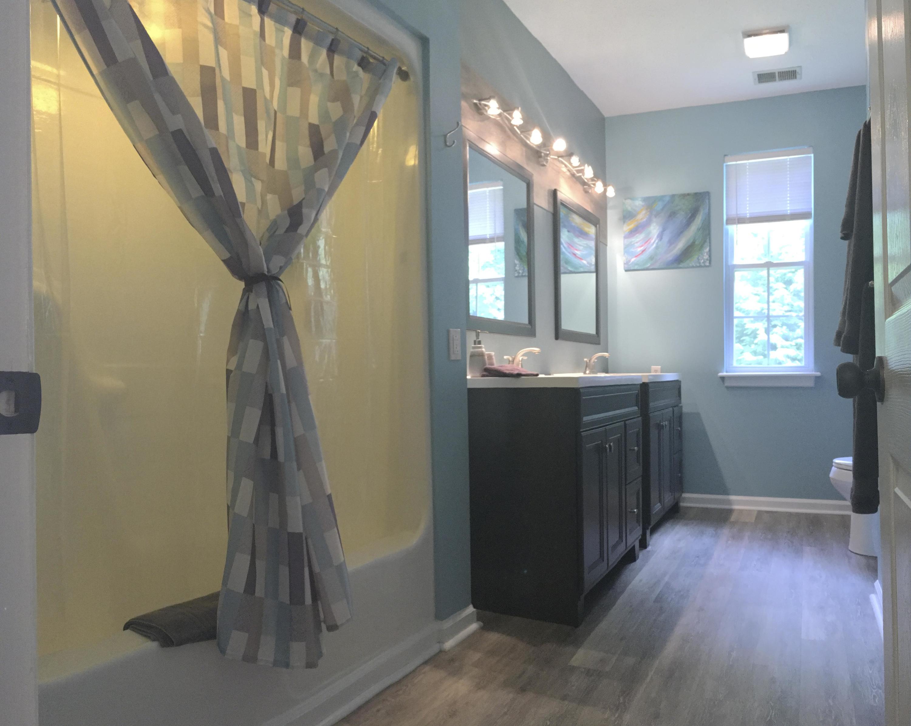 1004 Hillvale Road Andersonville, TN 37705 - Photo 10 of 23 Master Bathroom