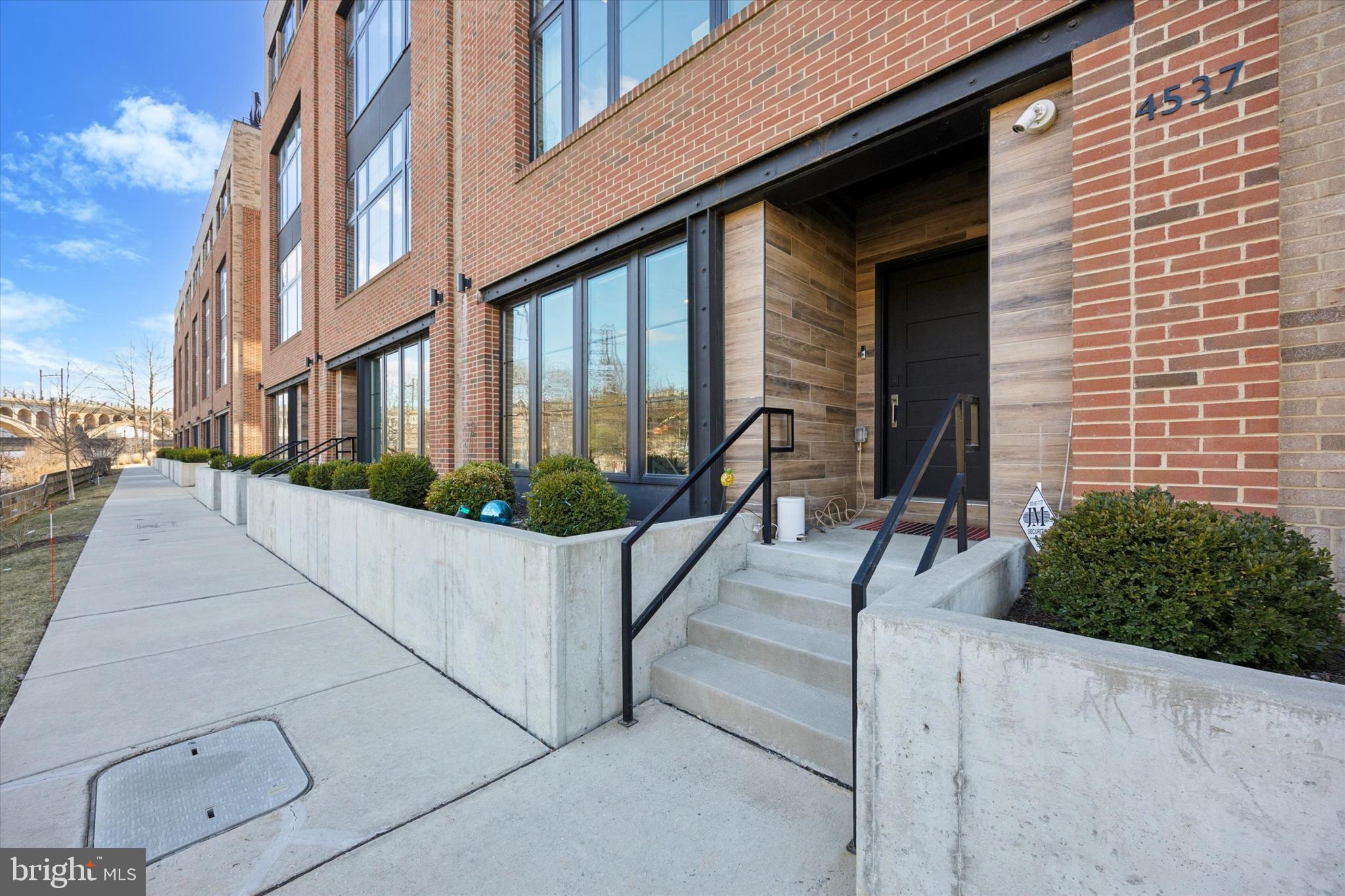 4537 Riverside Way Philadelphia, PA 19127 - Photo 1 of 49 Gallery Image 1