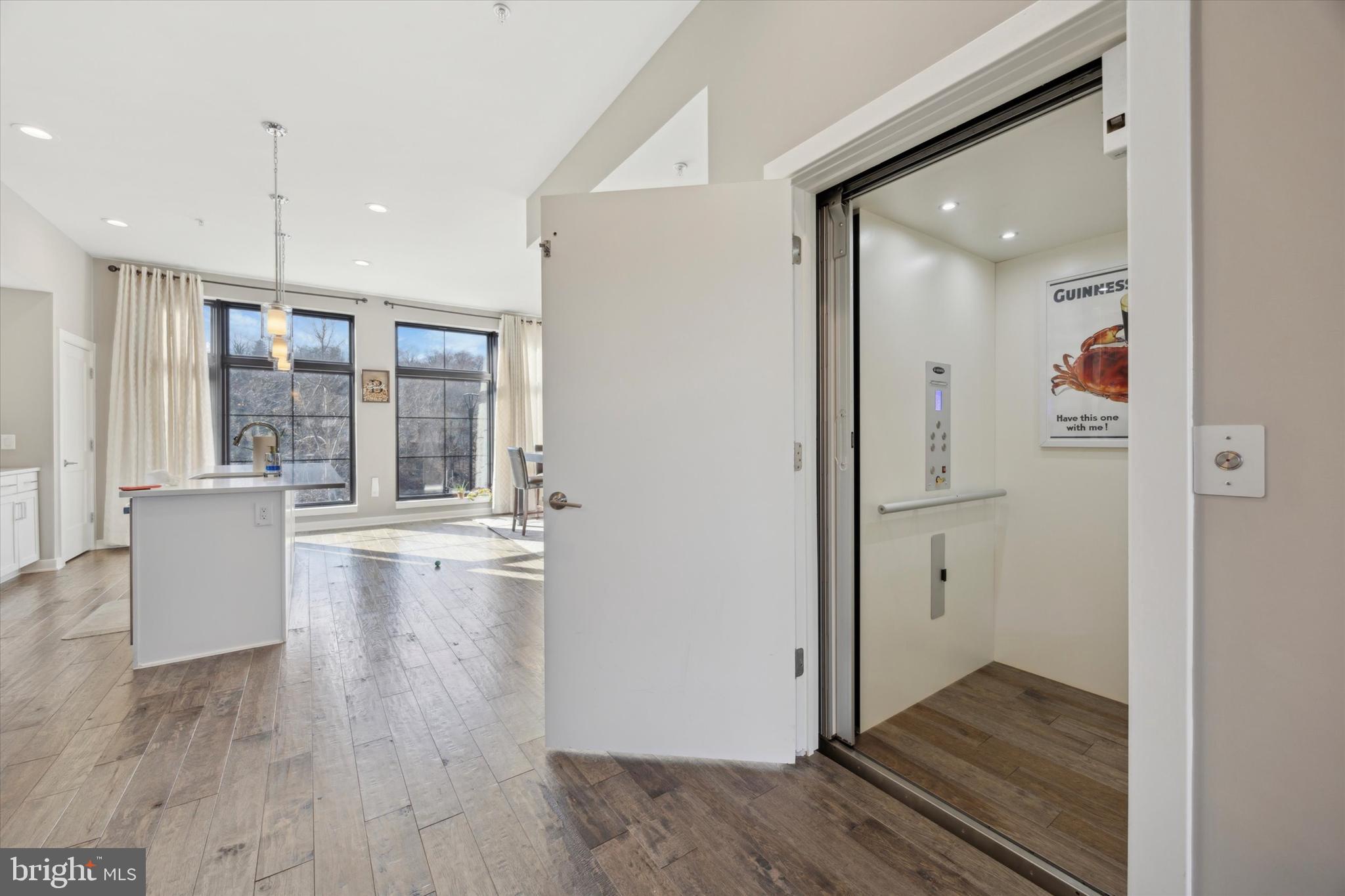 4537 Riverside Way Philadelphia, PA 19127 - Photo 2 of 49 Gallery Image 2