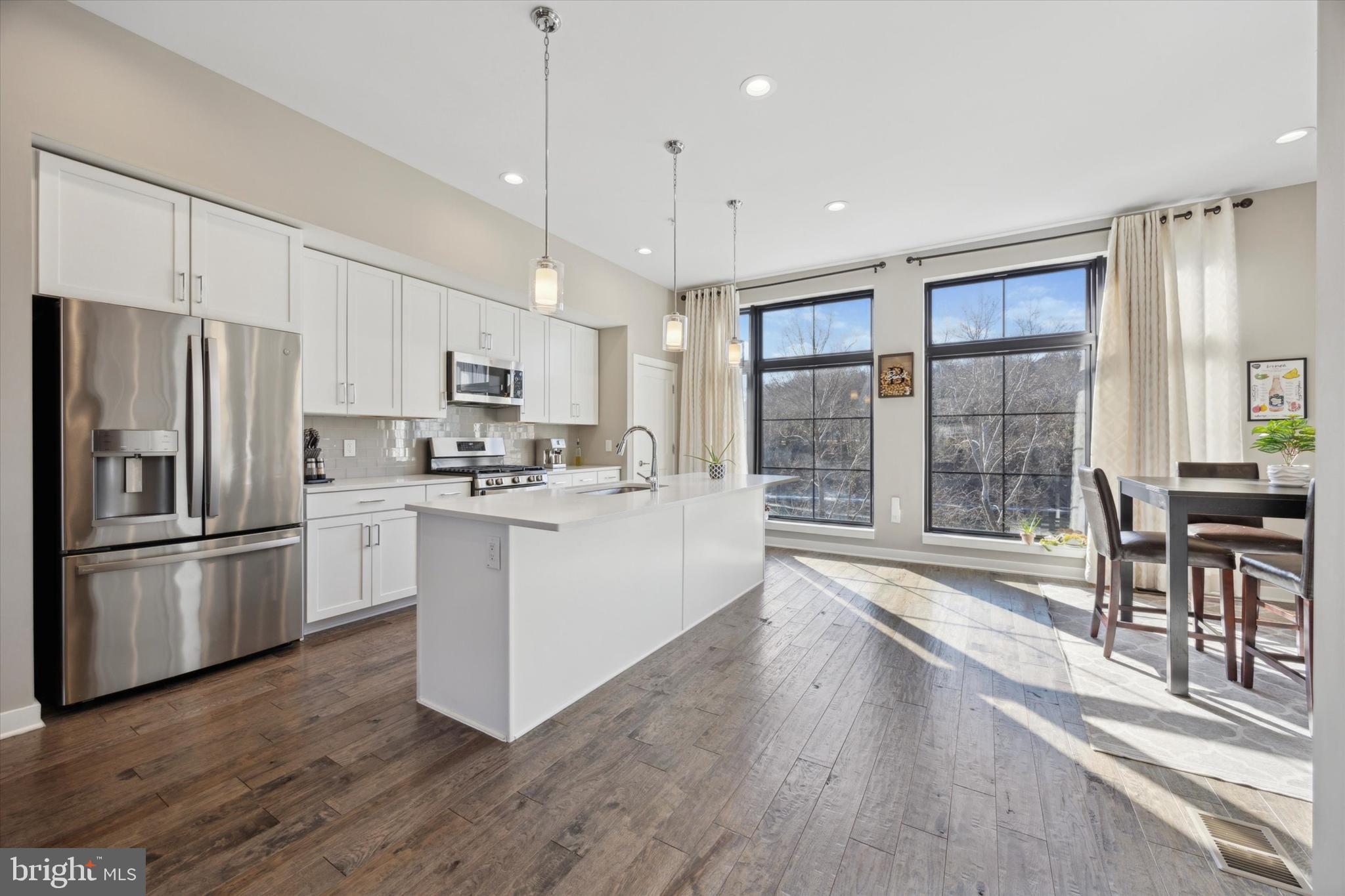 4537 Riverside Way Philadelphia, PA 19127 - Photo 4 of 49 Gallery Image 4