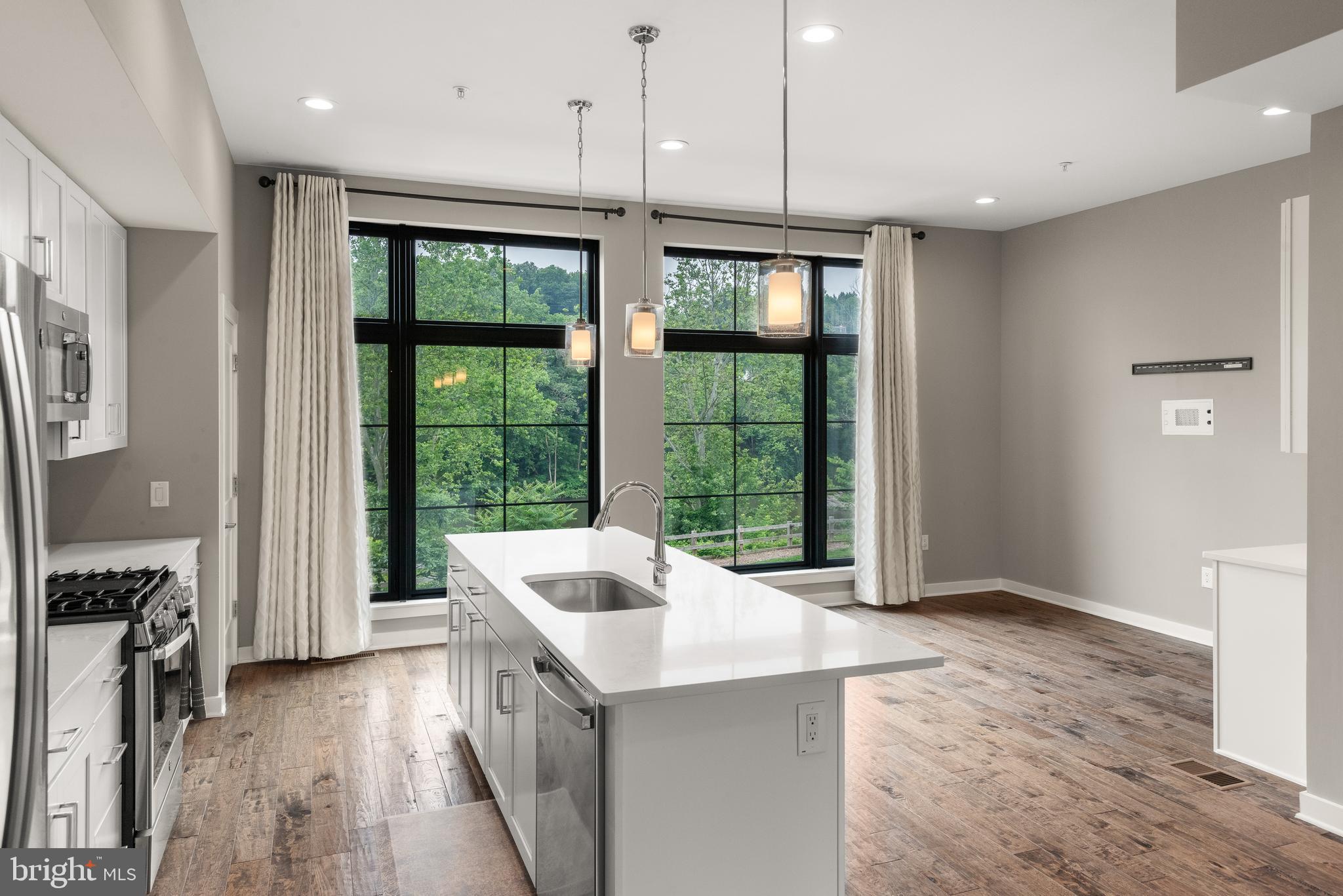 4537 Riverside Way Philadelphia, PA 19127 - Photo 5 of 49 Gallery Image 5