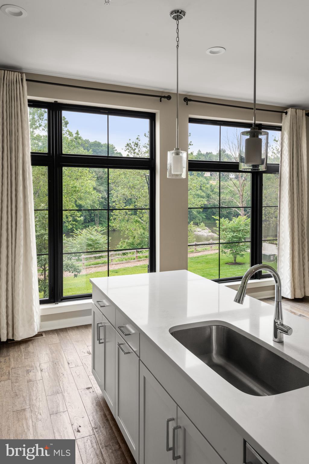 4537 Riverside Way Philadelphia, PA 19127 - Photo 6 of 49 Gallery Image 6