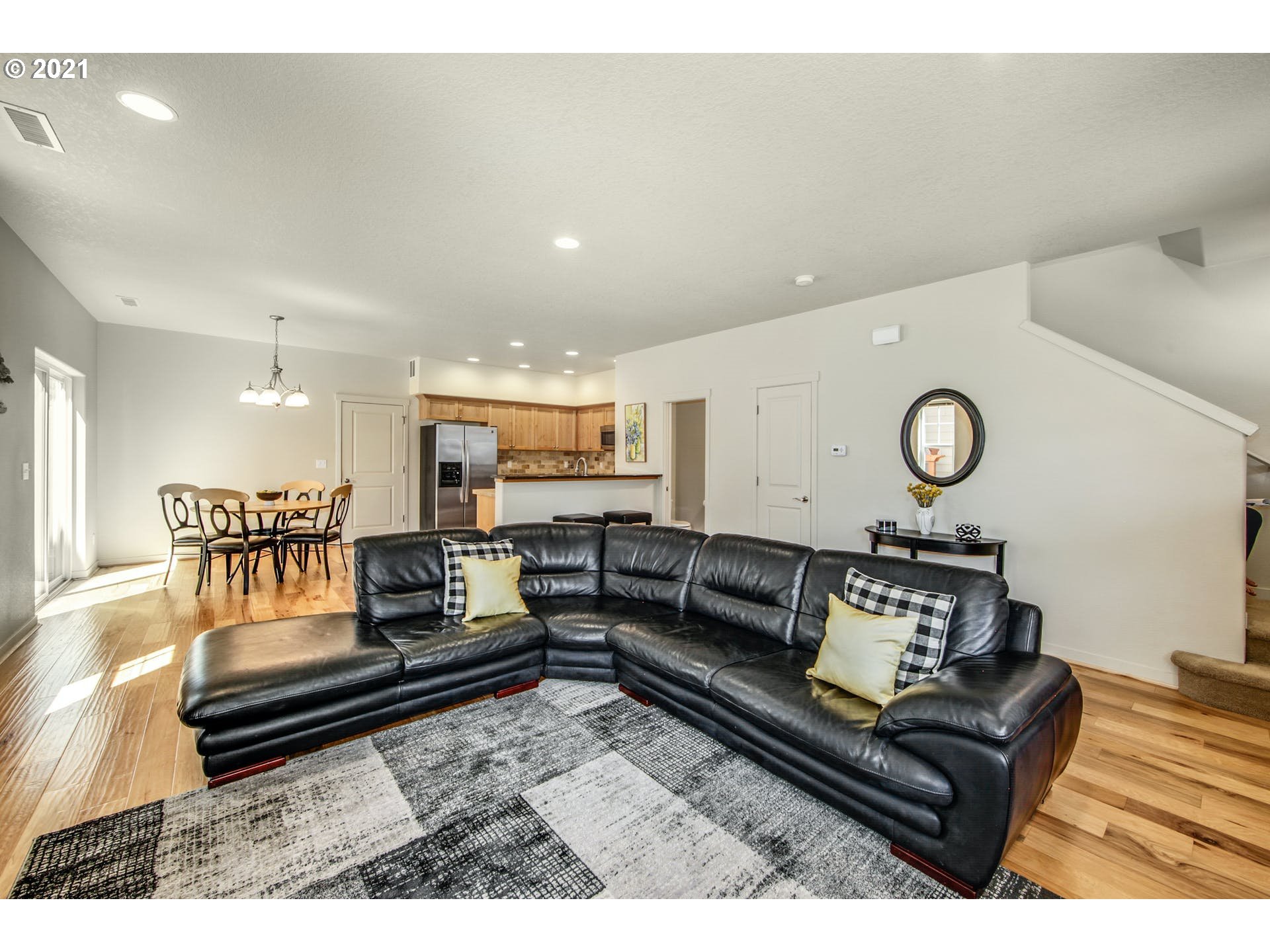 211 Northwest 117th Loop Portland, OR 97229 - Photo 6 of 29 Living Room/Dining Room