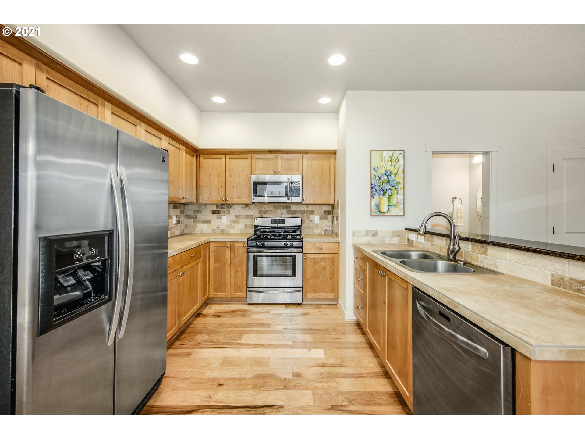 211 Northwest 117th Loop Portland, OR 97229 - Photo 8 of 29 Kitchen