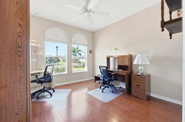 a view of a house with backyard