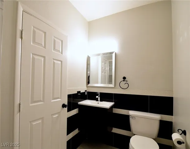 $1,650 | 10524 Autumn Pine Avenue, Unit 205, Las Vegas, NV 89144