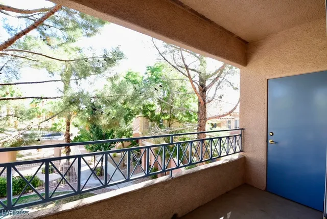 $1,650 | 10524 Autumn Pine Avenue, Unit 205, Las Vegas, NV 89144