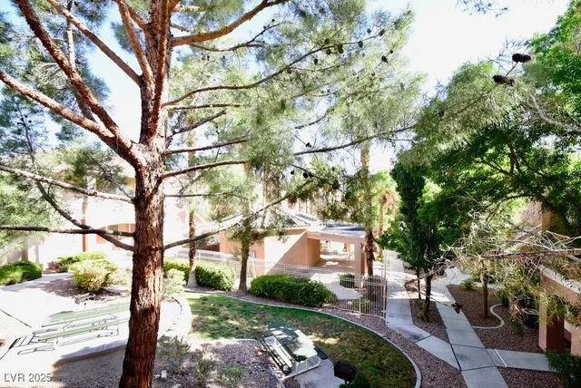 $1,650 | 10524 Autumn Pine Avenue, Unit 205, Las Vegas, NV 89144