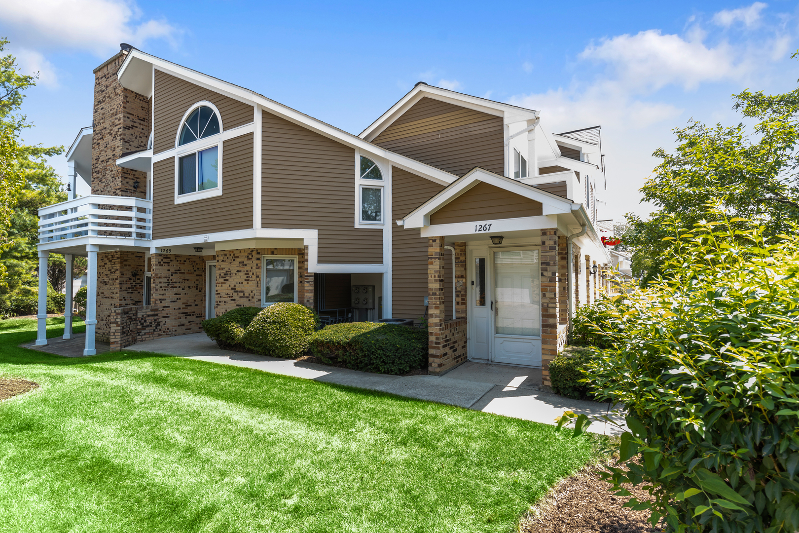 1267 Ranchview Court Buffalo Grove, IL 60089 - Photo 1 of 19