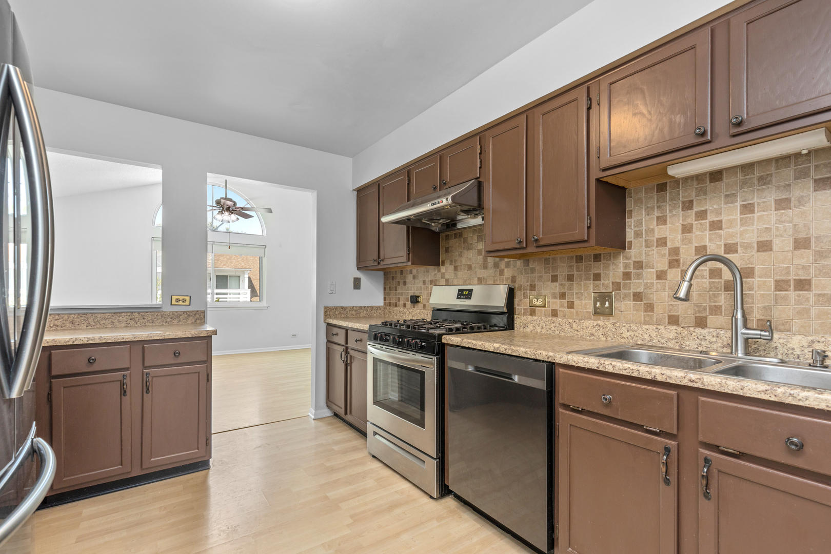 1267 Ranchview Court Buffalo Grove, IL 60089 - Photo 8 of 19