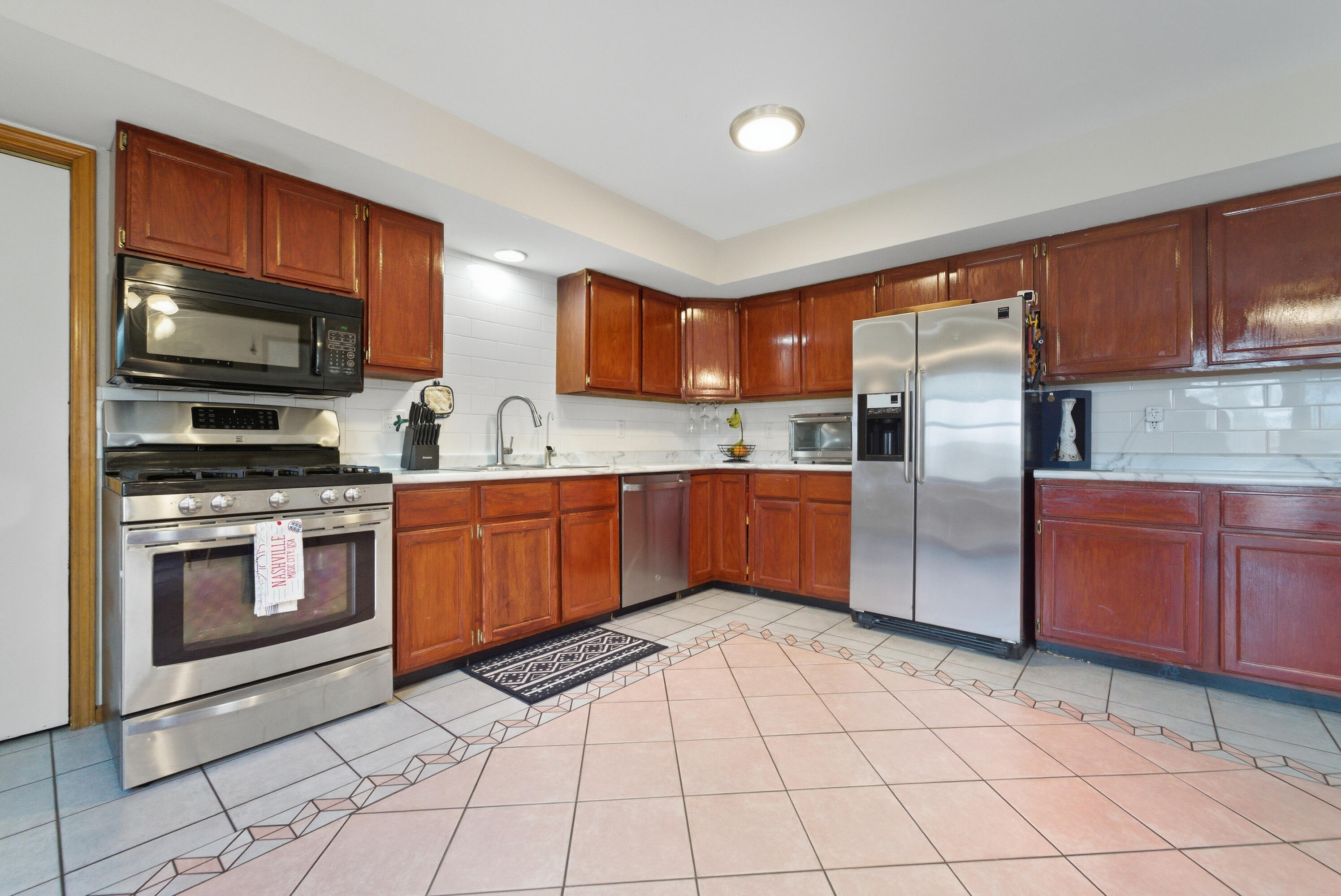 306 Bach Road Schererville, IN 46375 - Photo 12 of 48 2992x2000