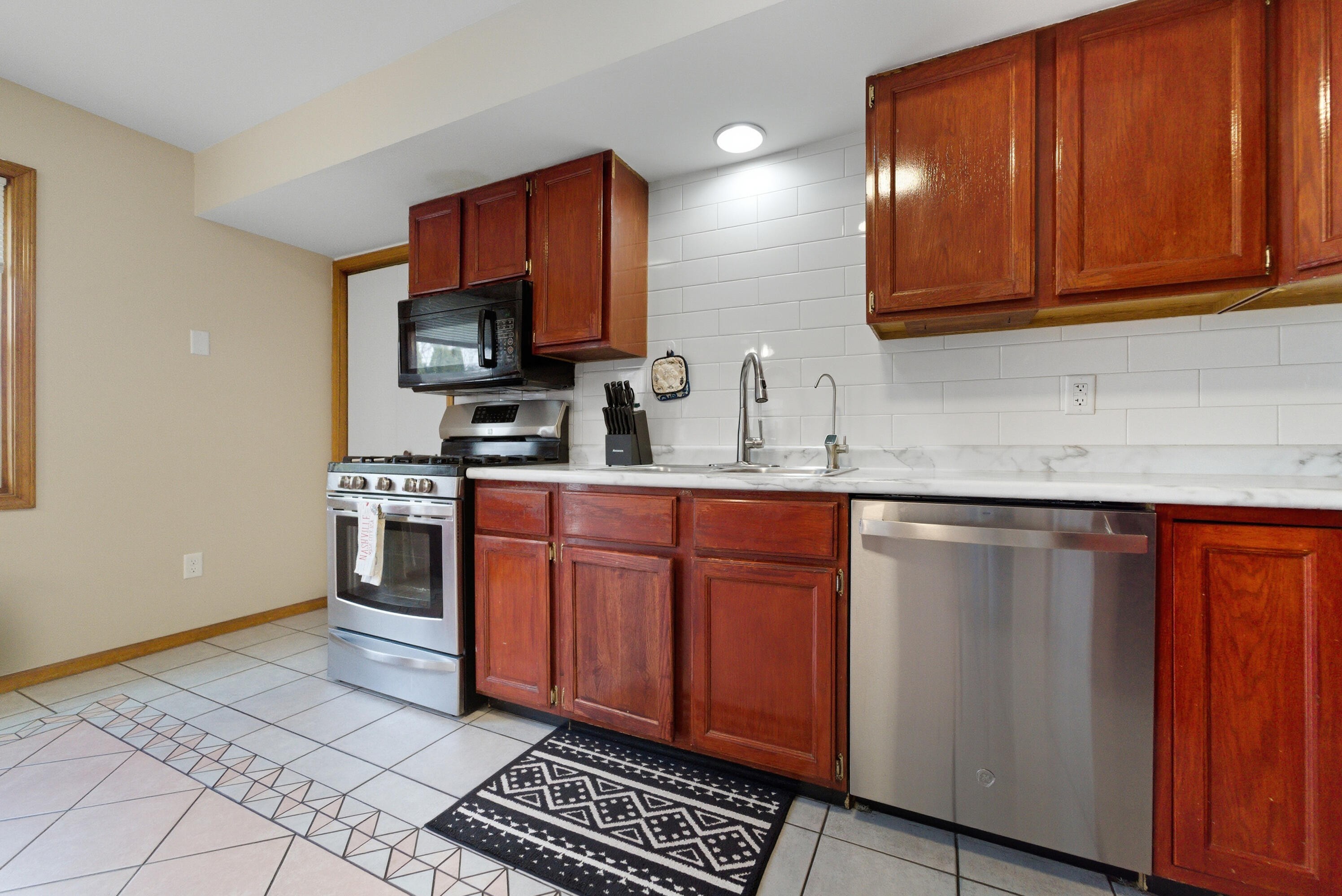 306 Bach Road Schererville, IN 46375 - Photo 13 of 48 2992x2000