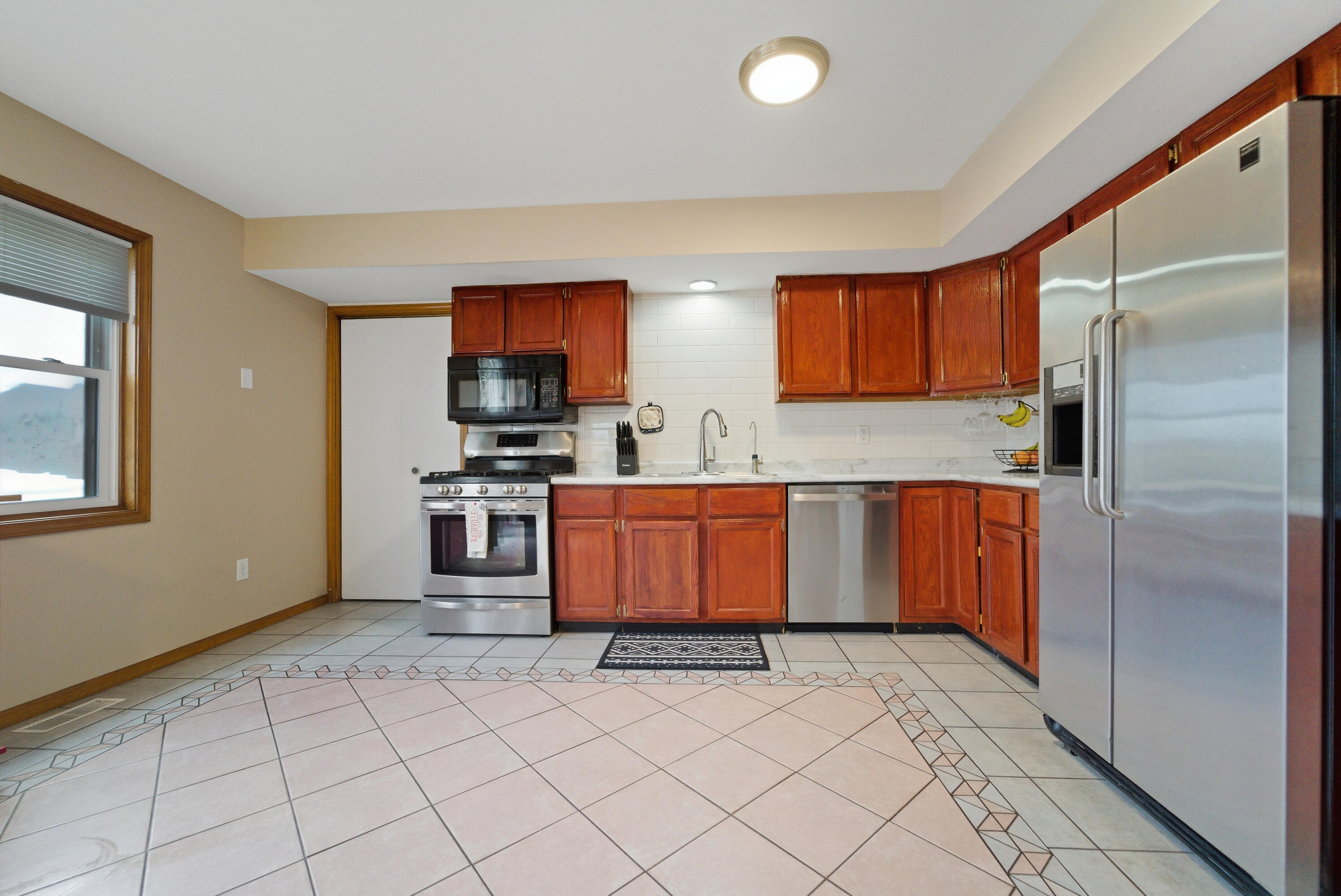 306 Bach Road Schererville, IN 46375 - Photo 14 of 48 2992x2000