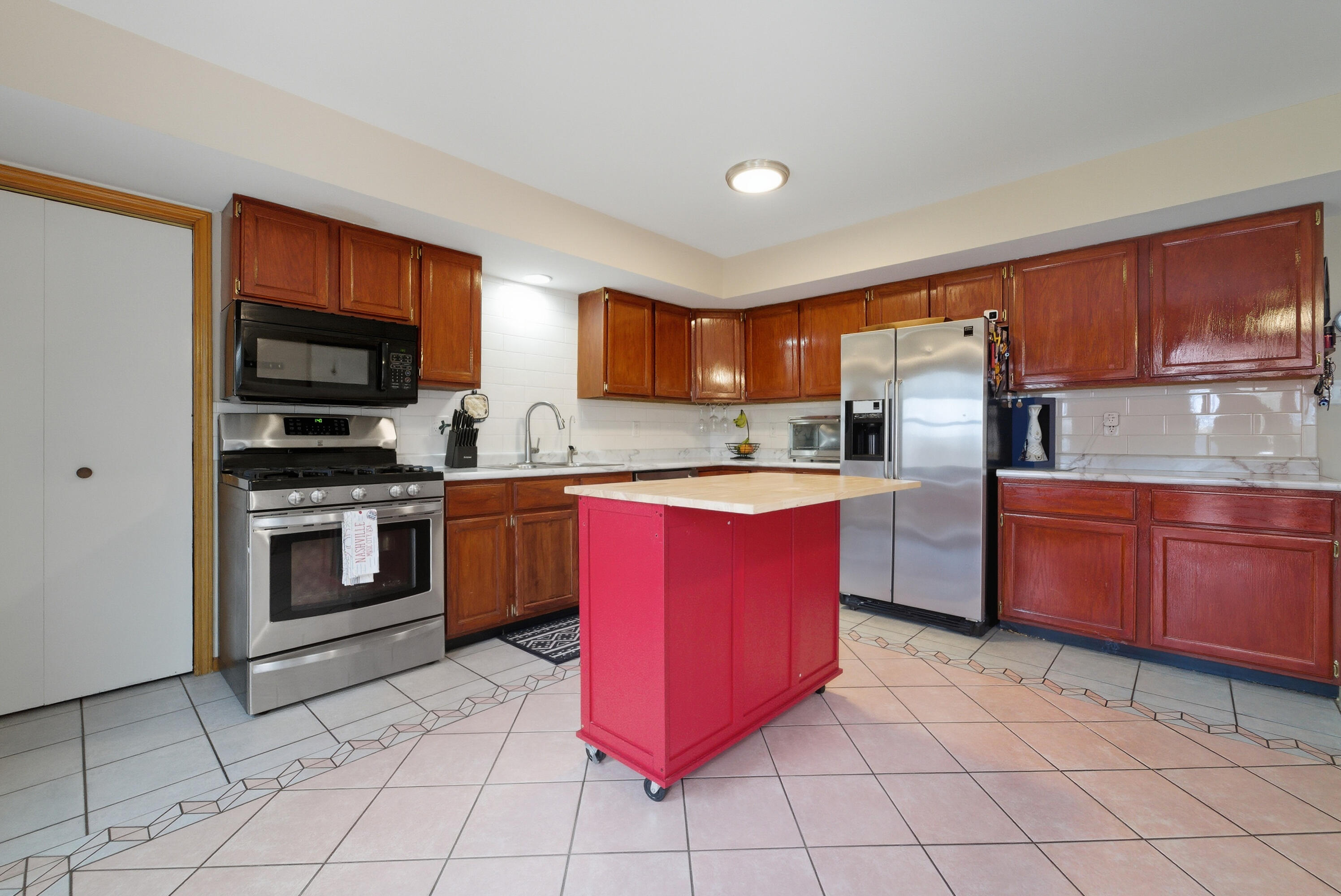 306 Bach Road Schererville, IN 46375 - Photo 18 of 48 2992x2000