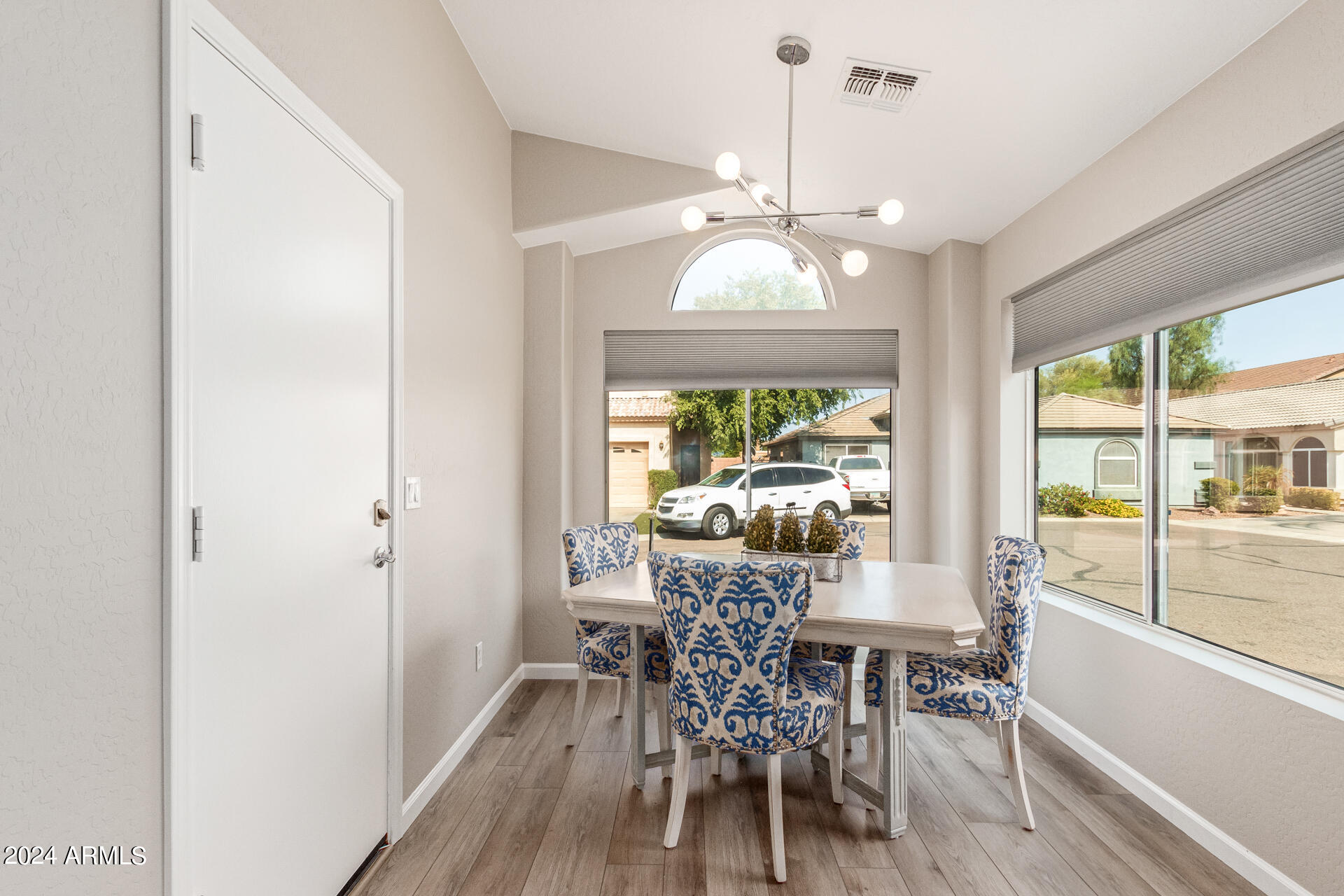 2135 East Danbury Road Phoenix, AZ 85022 - Photo 13 of 34 13 - Danbury