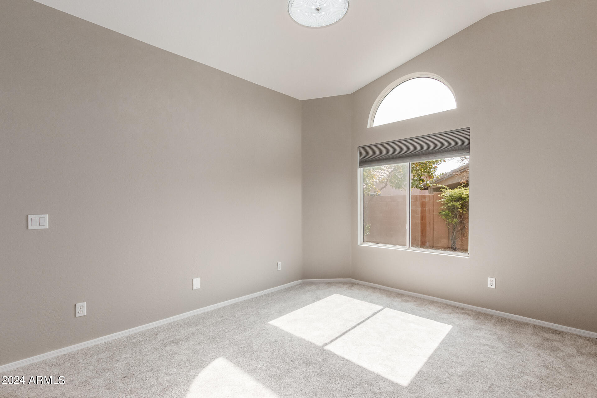 2135 East Danbury Road Phoenix, AZ 85022 - Photo 20 of 34 20 - Danbury