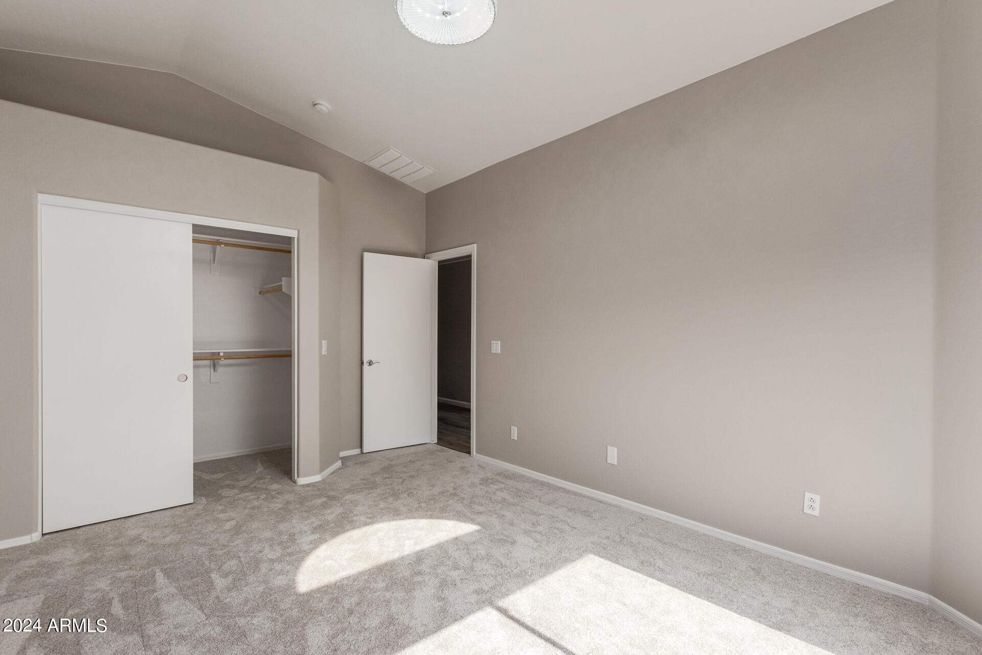 2135 East Danbury Road Phoenix, AZ 85022 - Photo 21 of 34 21 - Danbury
