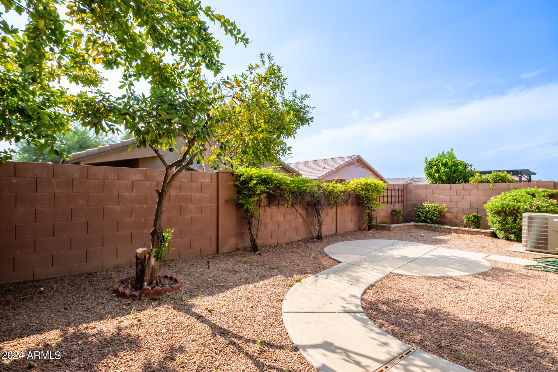 2135 East Danbury Road Phoenix, AZ 85022 - Photo 32 of 34 32 - Danbury