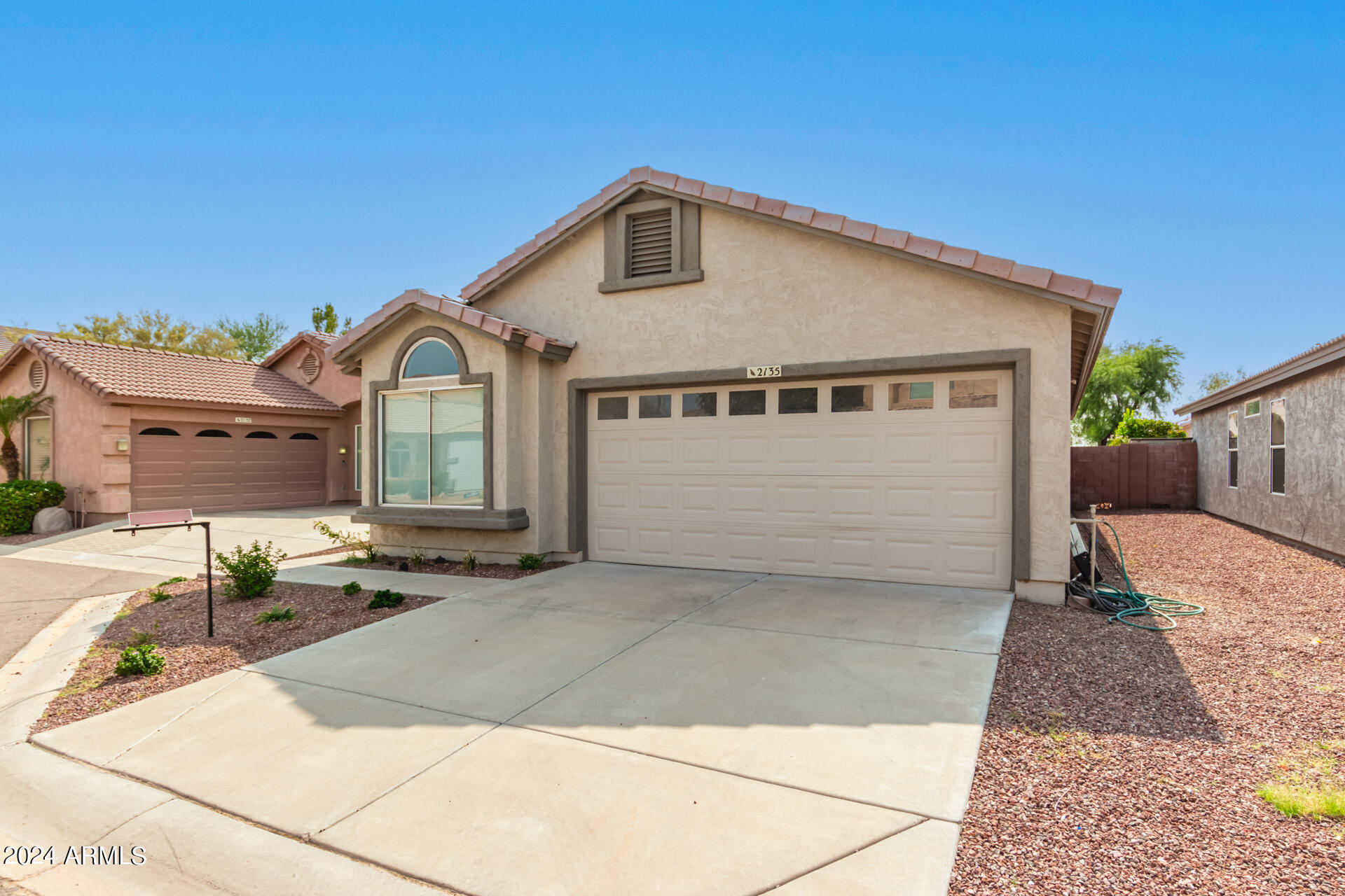 2135 East Danbury Road Phoenix, AZ 85022 - Photo 6 of 34 06 - Danbury