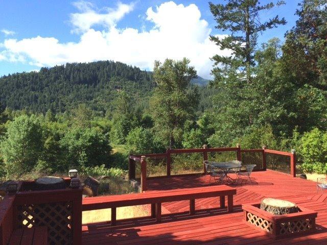 8251 North Applegate Road Grants Pass, OR 97527 - Photo 28 of 35 a outdoor view with sitting space