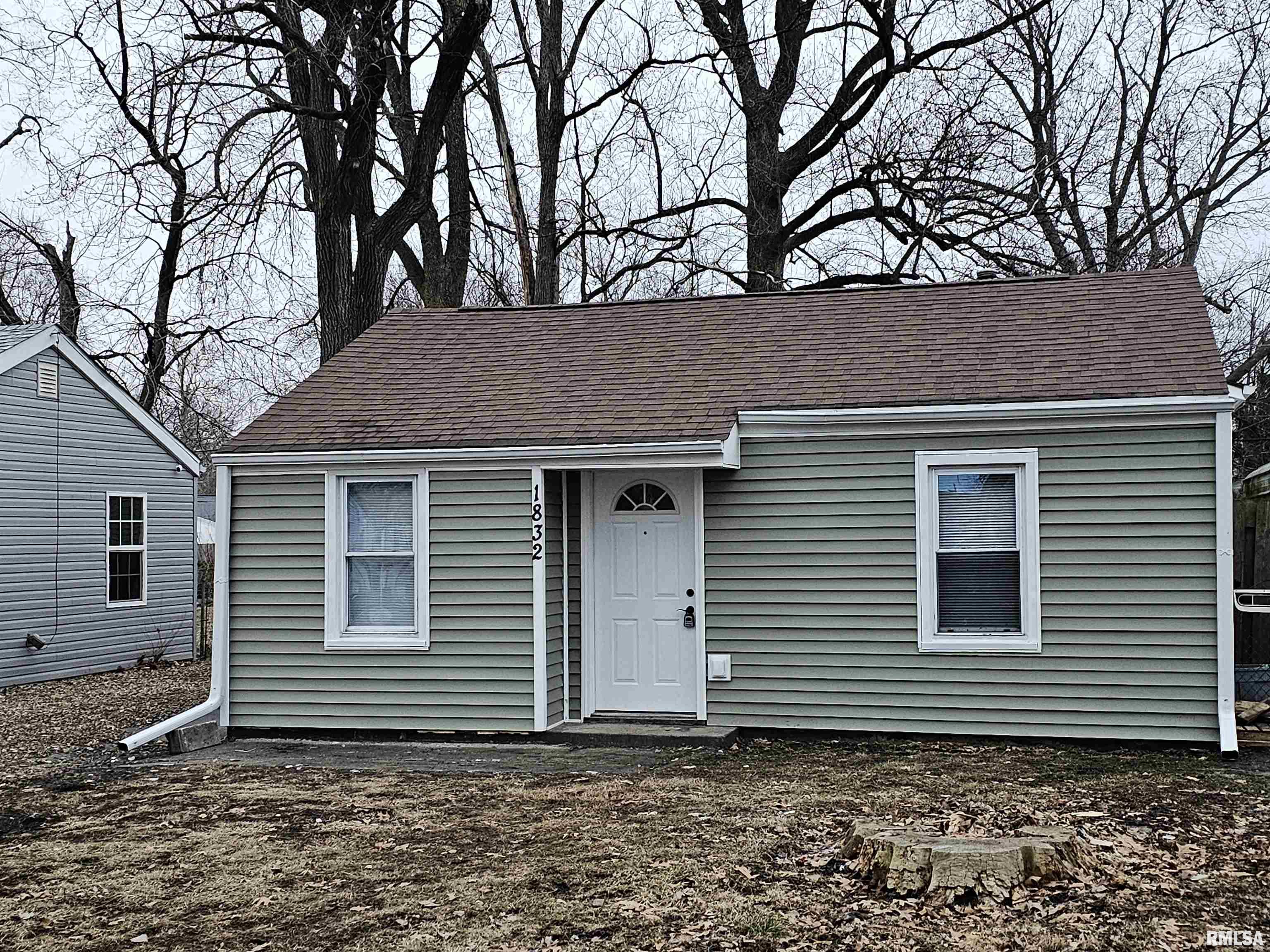1832 North 20th Street Springfield, IL 62702 - Photo 1 of 17
