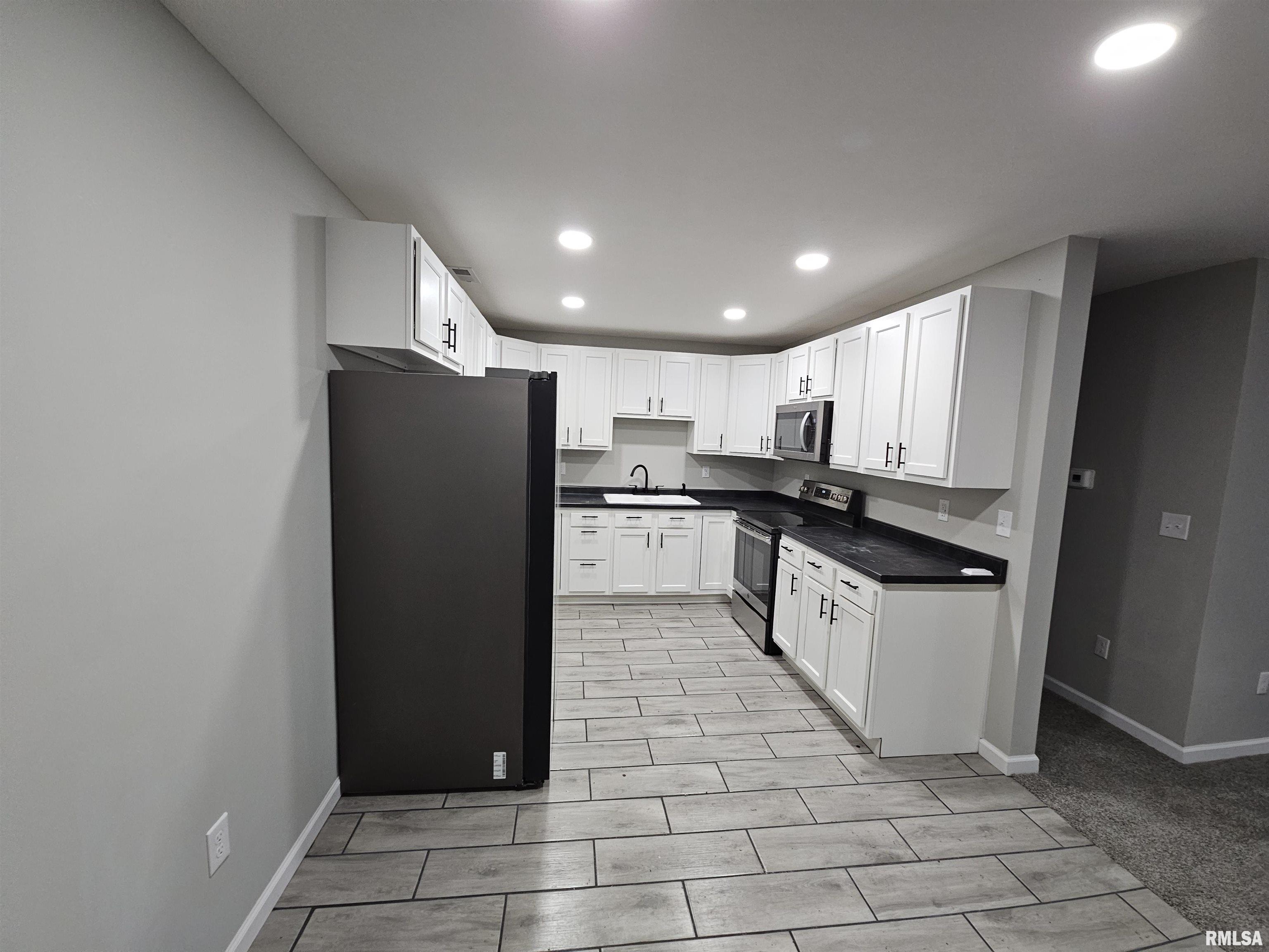 1832 North 20th Street Springfield, IL 62702 - Photo 4 of 17
