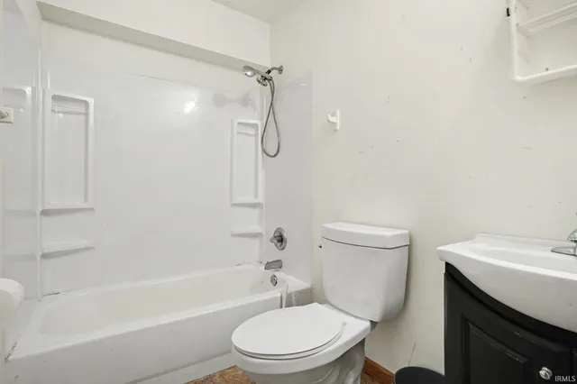 $299,900 | 26200 Leland Road, Elkhart, IN 46514