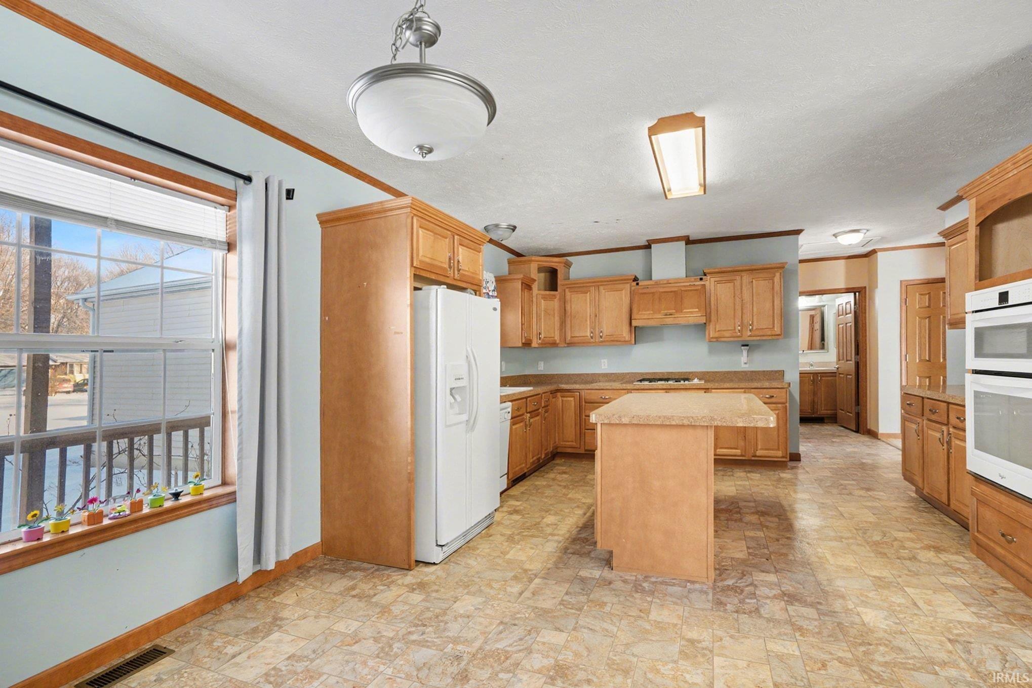 26200 Leland Road Elkhart, IN 46514 - Photo 6 of 25