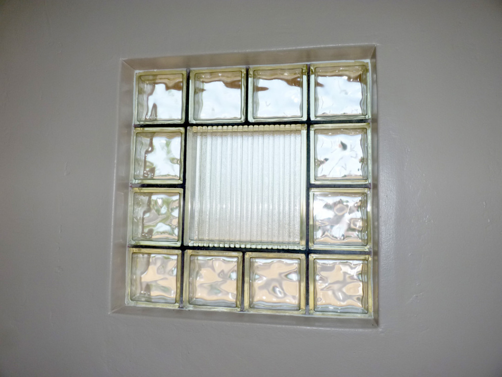 1201 East Almeria Road Phoenix, AZ 85006 - Photo 20 of 26 Glass Block Detail
