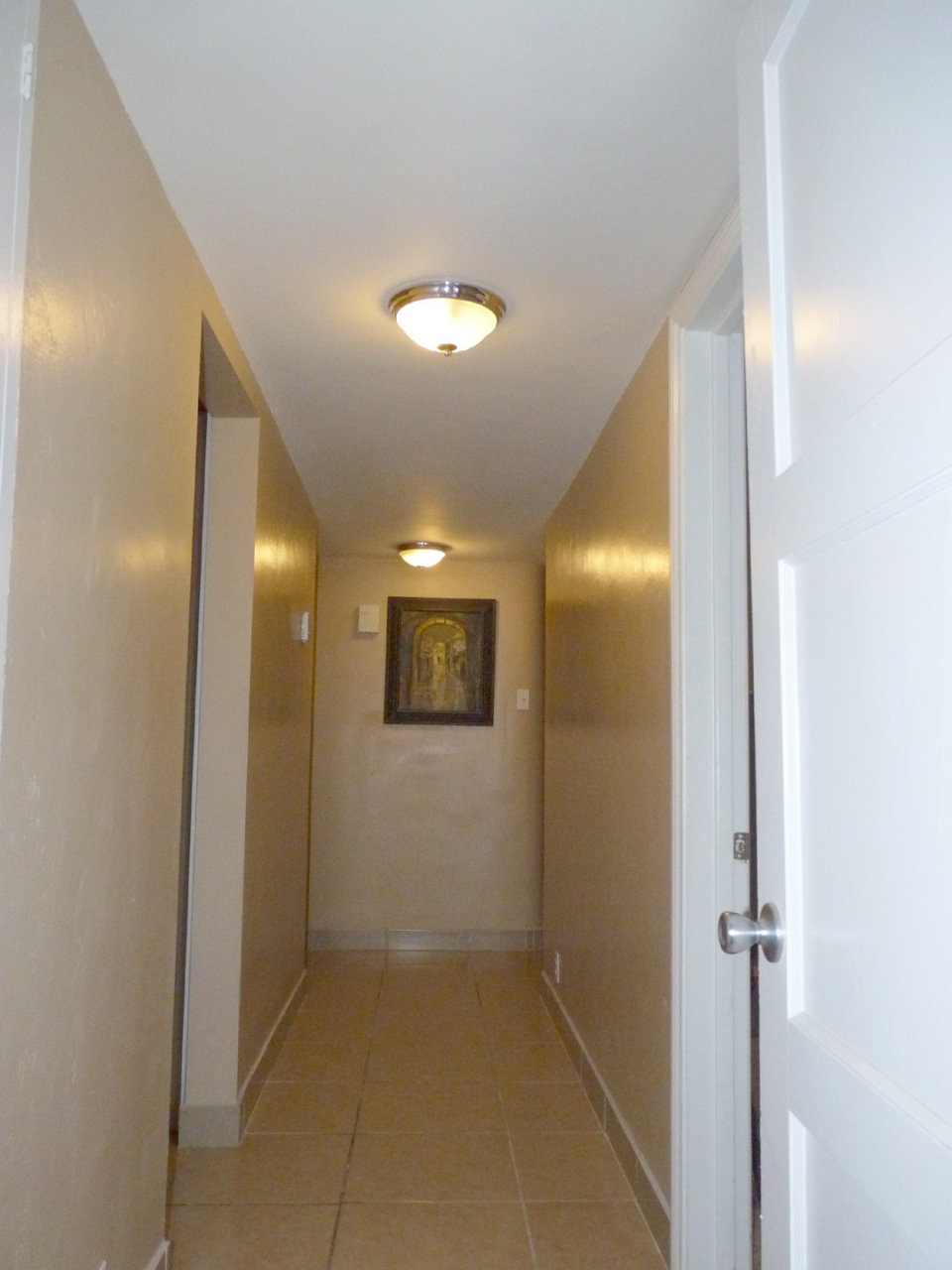 1201 East Almeria Road Phoenix, AZ 85006 - Photo 21 of 26 Hallway to bedrooms