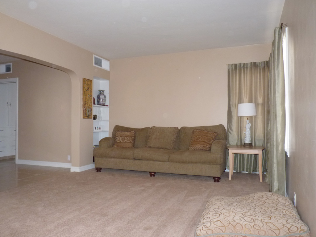 1201 East Almeria Road Phoenix, AZ 85006 - Photo 5 of 26 Living room 1