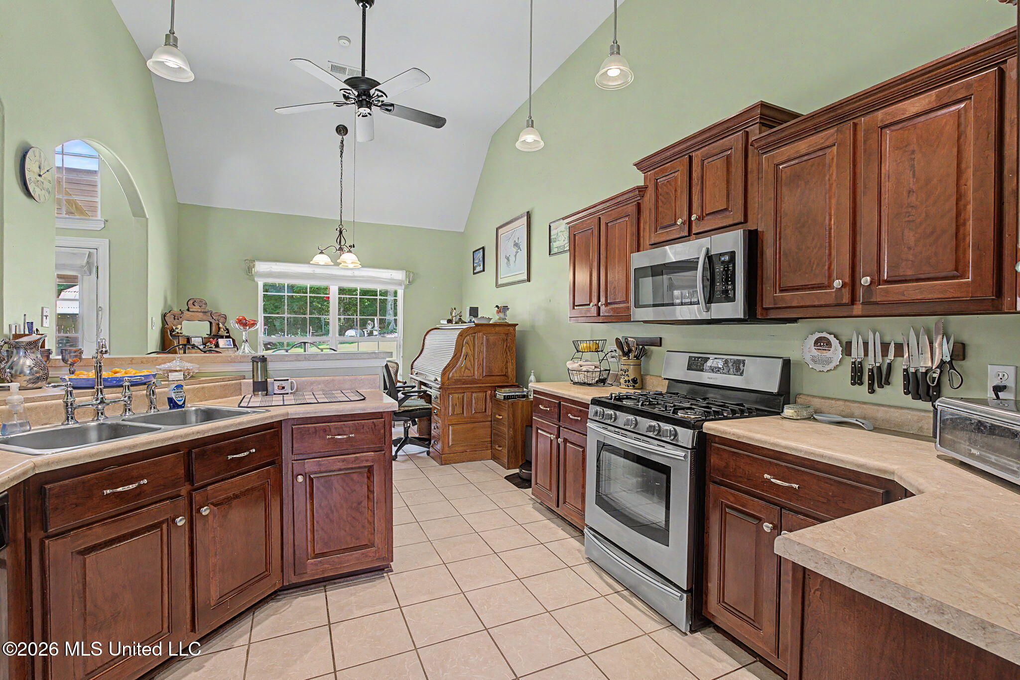 186 Timber Ridge Drive Byhalia, MS 38611 - Photo 14 of 34 14-web-or-mls-186 Timber Ridge Dr-13