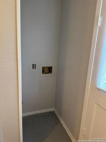 $1,350 | 543 Queen Anne Court, Unit 1, San Antonio, TX 78209