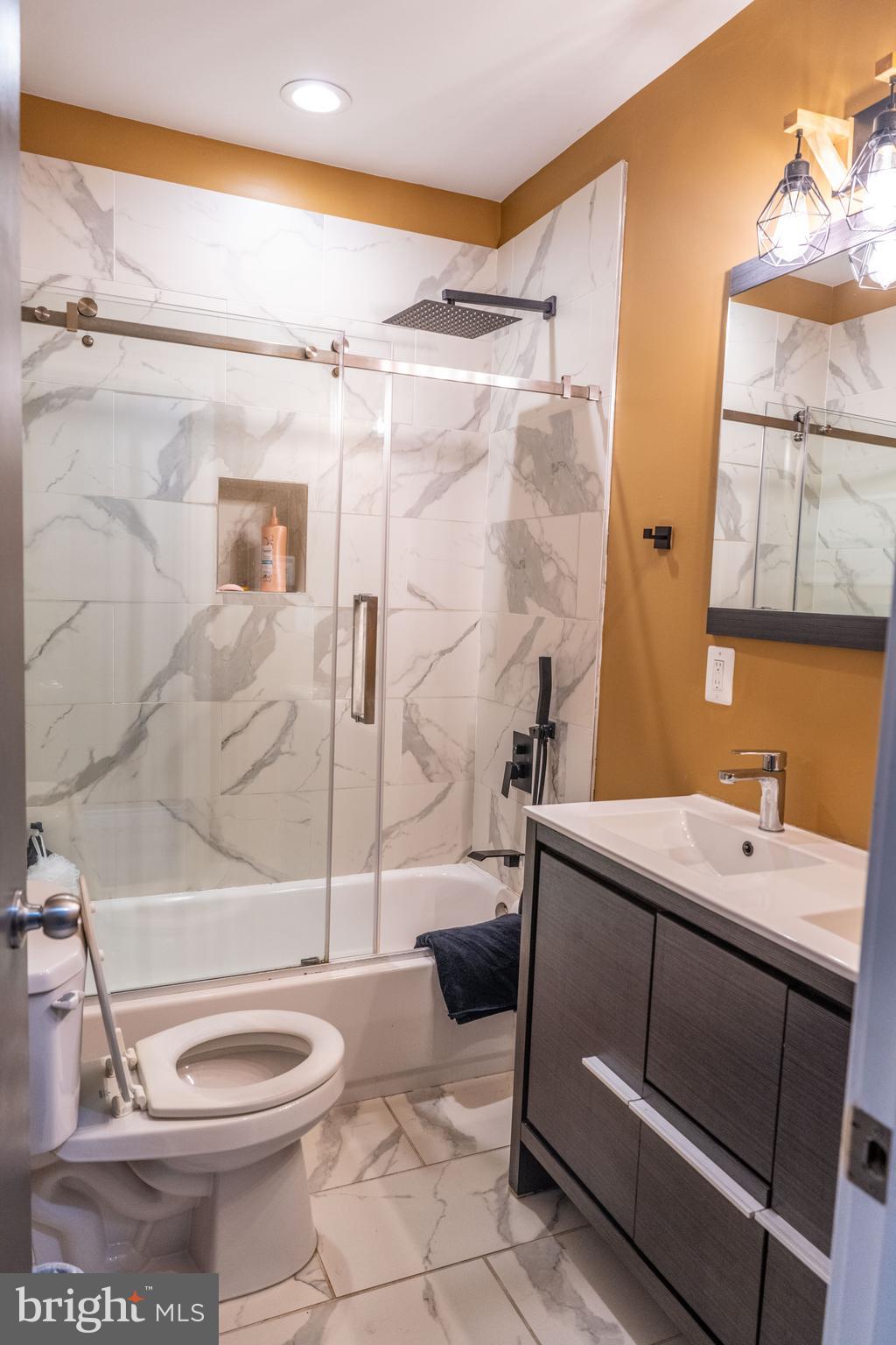 823 South 56th Street Philadelphia, PA 19143 - Photo 23 of 32 Hallway Bath