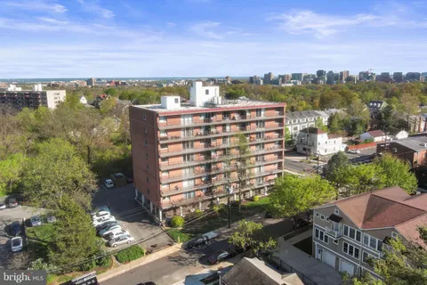 $229,500 | 4343 Cherry Hill Road, Unit 306, Arlington, VA 22207