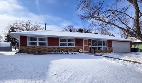 $239,900 | 306 South Columbia Avenue, Morris, MN 56267