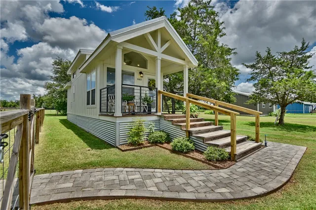 $220,000 | 440 Celebration Street, Carmine, TX 78932