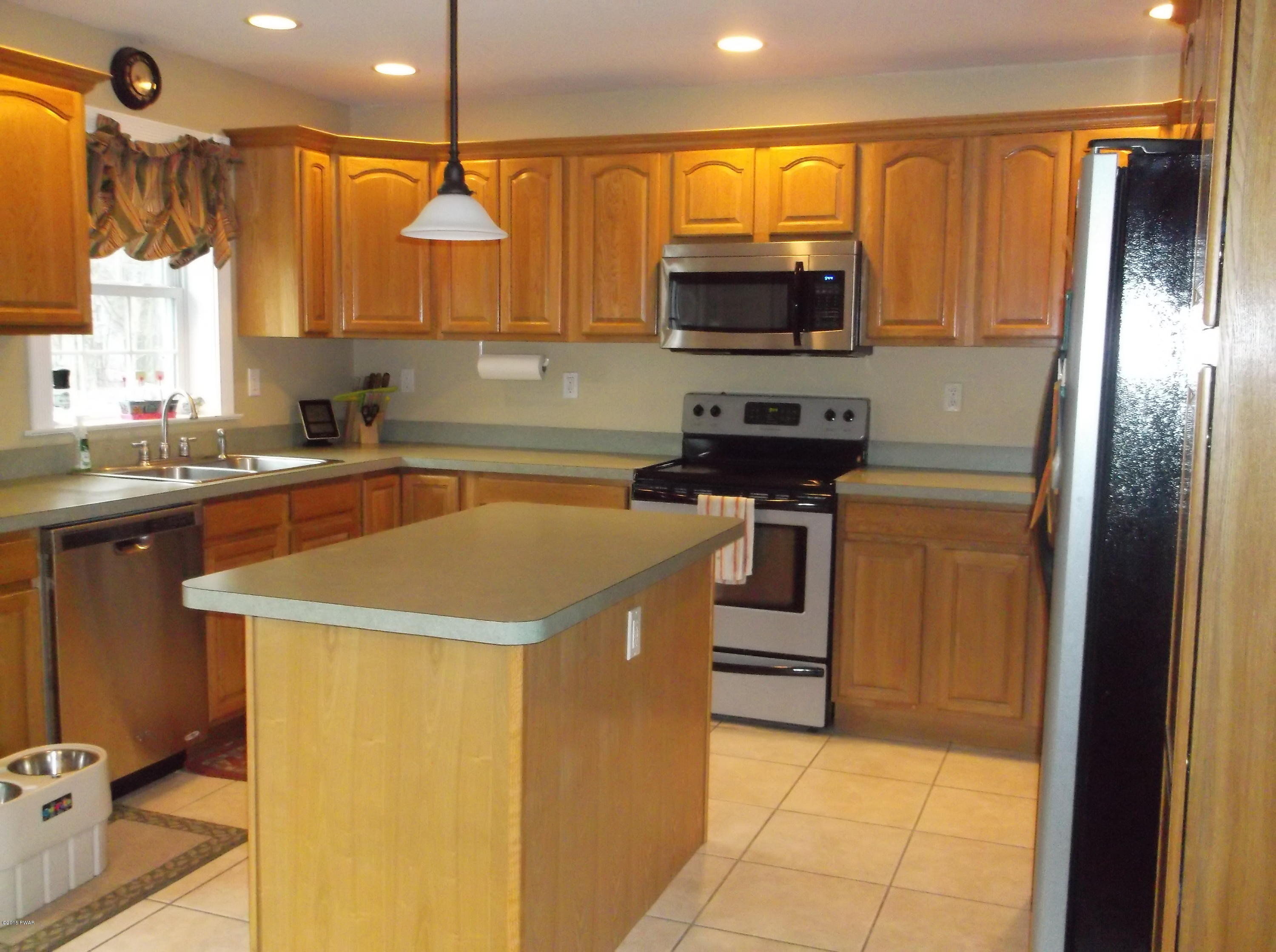 137 Dark Swamp Road Dingmans Ferry, PA 18328 - Photo 3 of 37