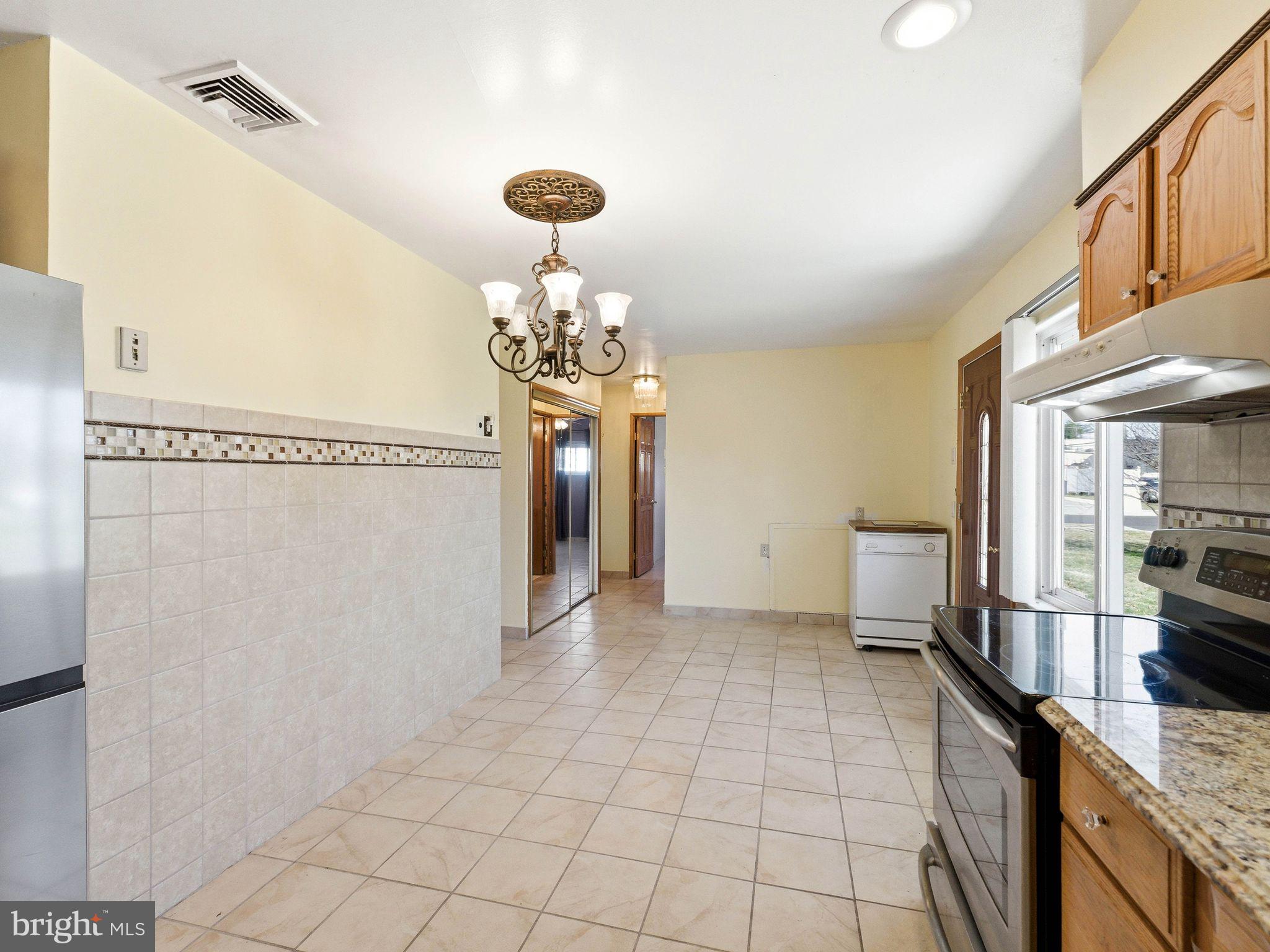 77 Gaping Rock Road Levittown, PA 19057 - Photo 9 of 39